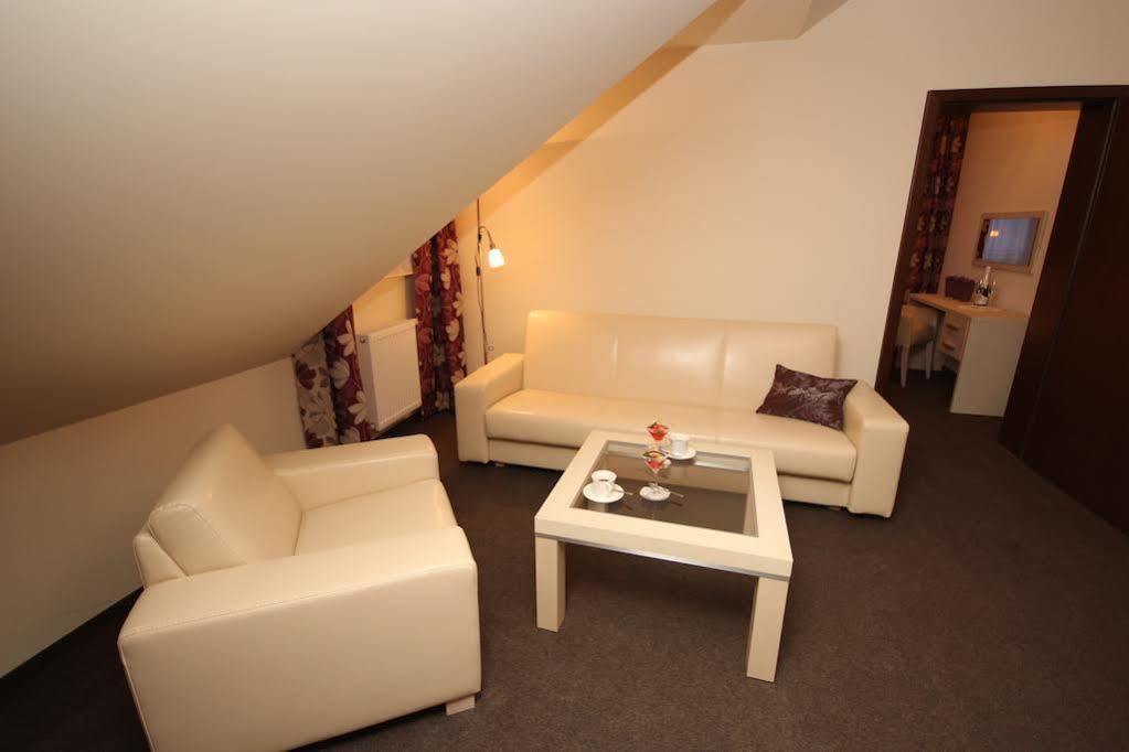 Biala Akacja Resort & Business Prudnik Extérieur photo